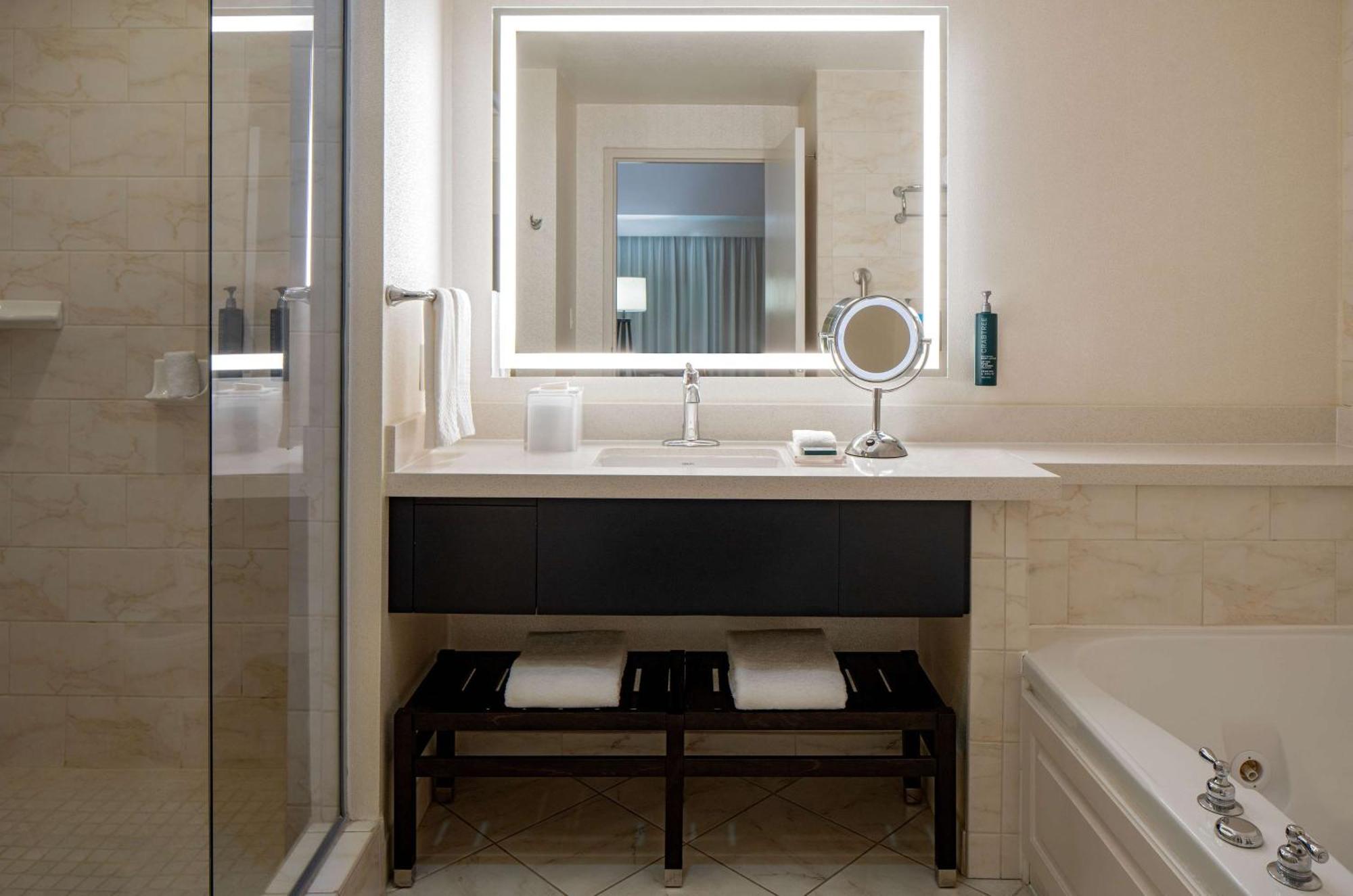 Hilton Hotel 4*